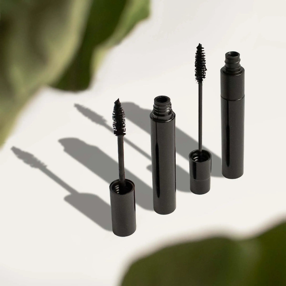 Dual Lash Mascara products featuring volumizing wands for beautiful, defined lashes.